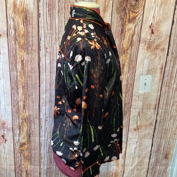 Lai Meng Five Cats Medium Size Women‎ Button down Top with a Tie  NWT - Picture 6 of 11